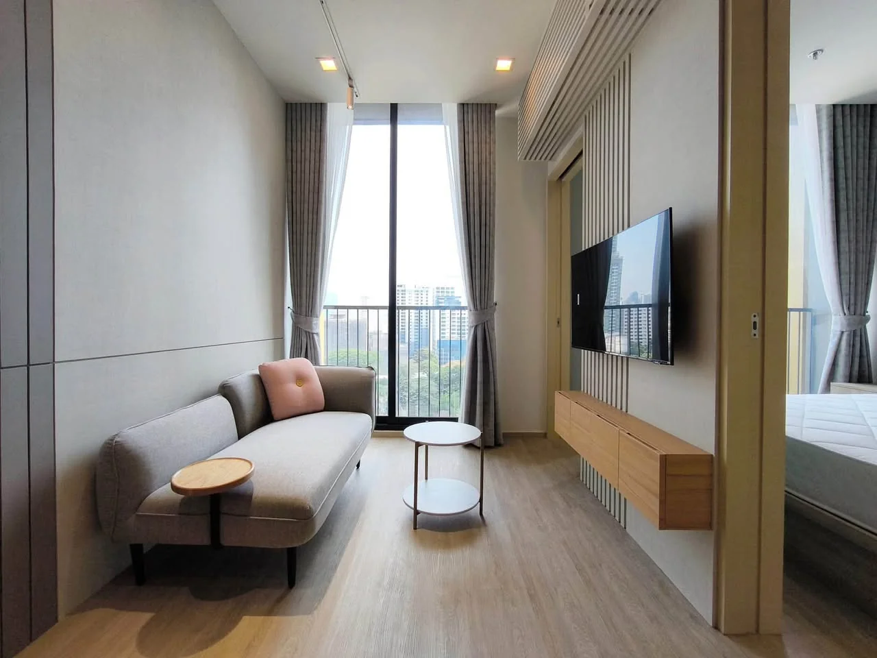 1 Bedroom condo in Noble State 39