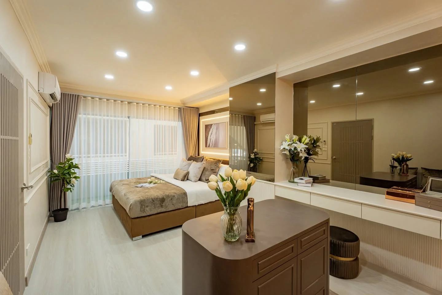 2 Bedroom condo in Saranjai Mansion
