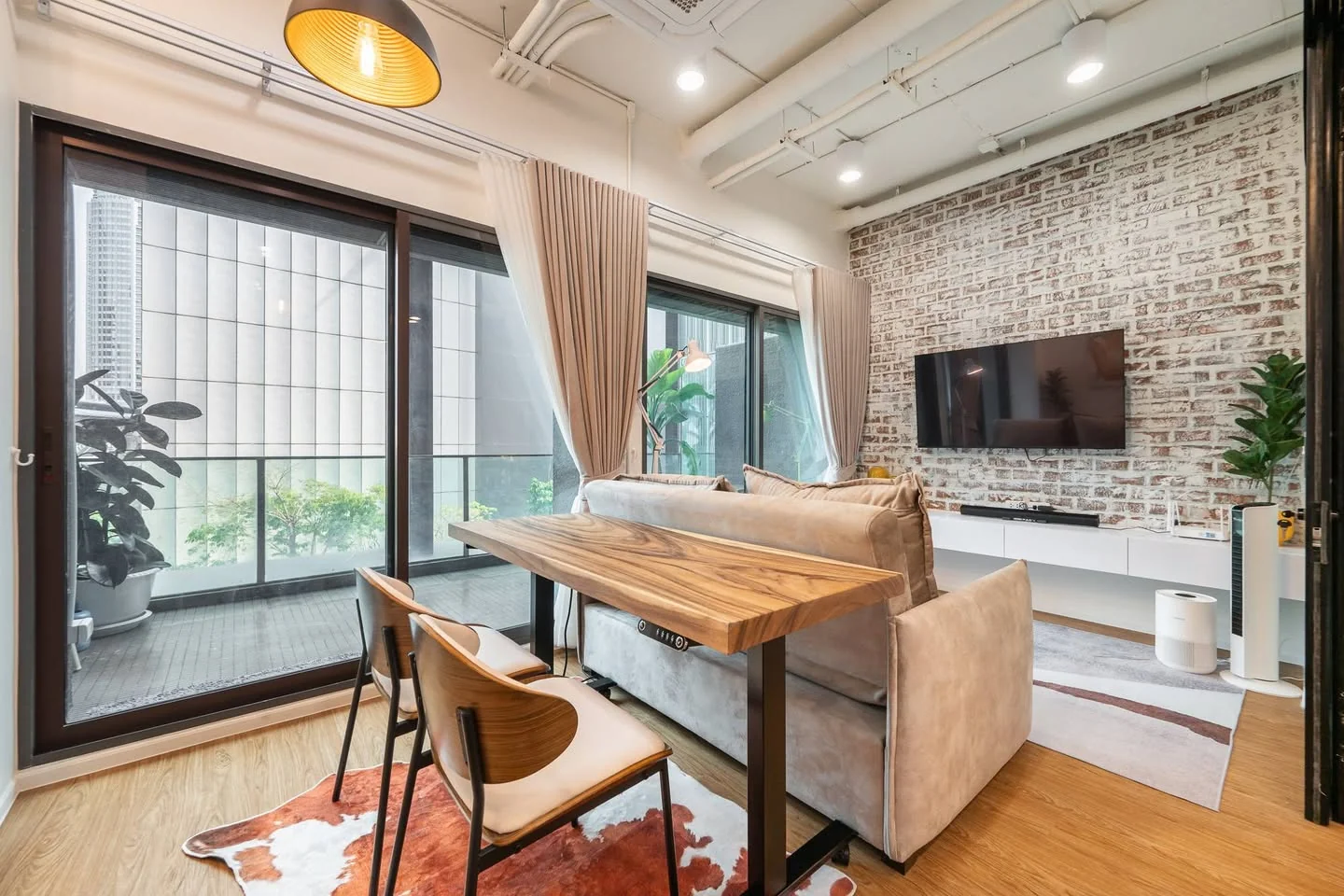 1 Bedroom condo in Noble Remix
