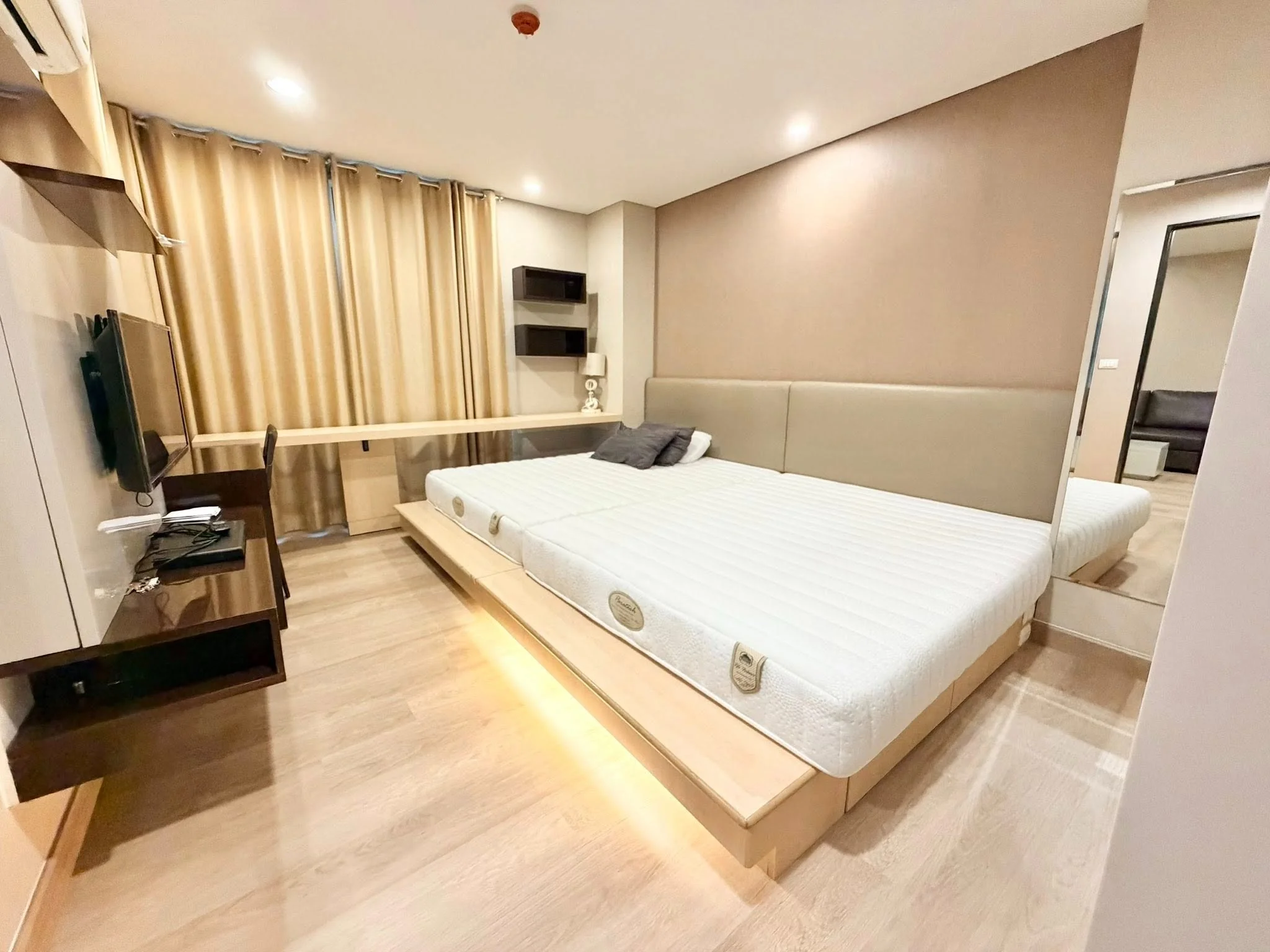 2 Bedroom condo in The Address Pathumwan