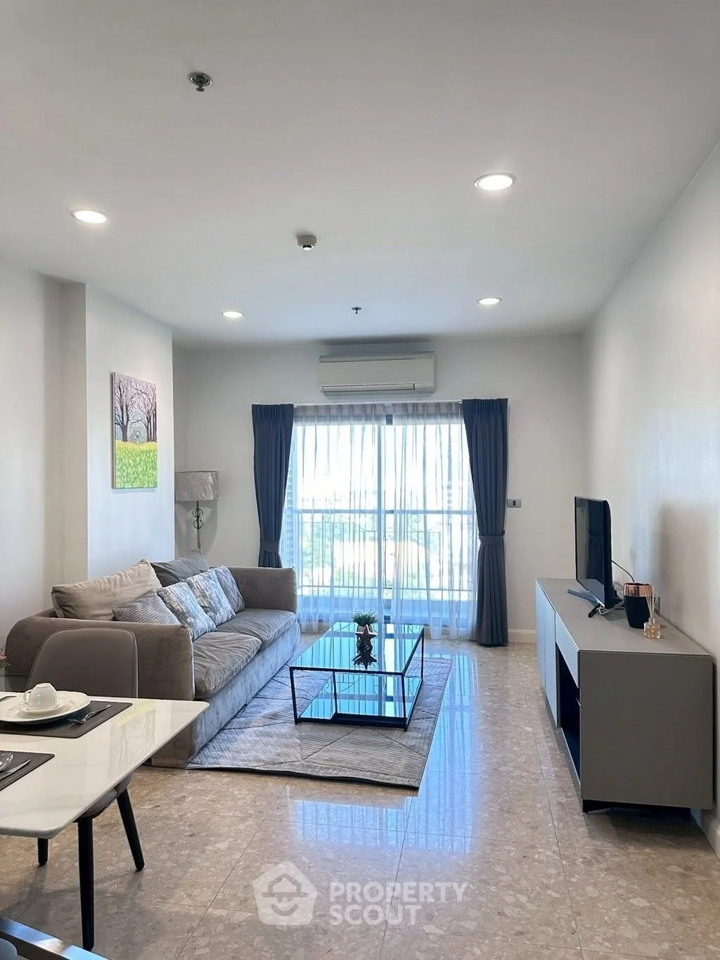 2 Bedroom condo in The Crest Sukhumvit 34