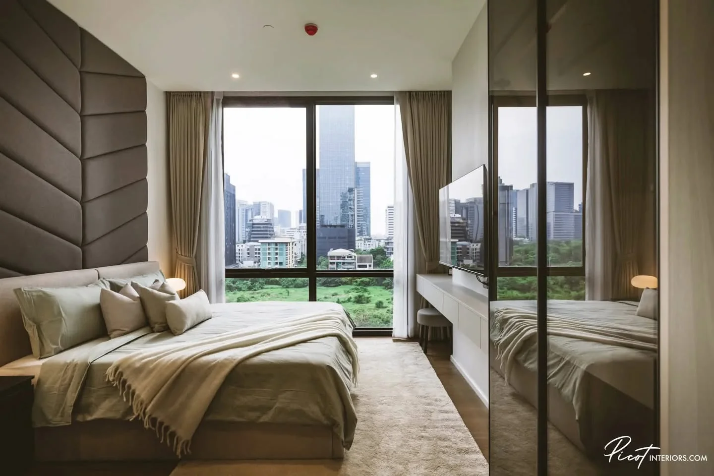2 Bedroom condo in Muniq Langsuan