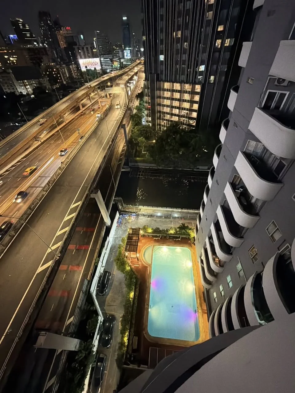 2 Bedroom condo in Witthayu Complex