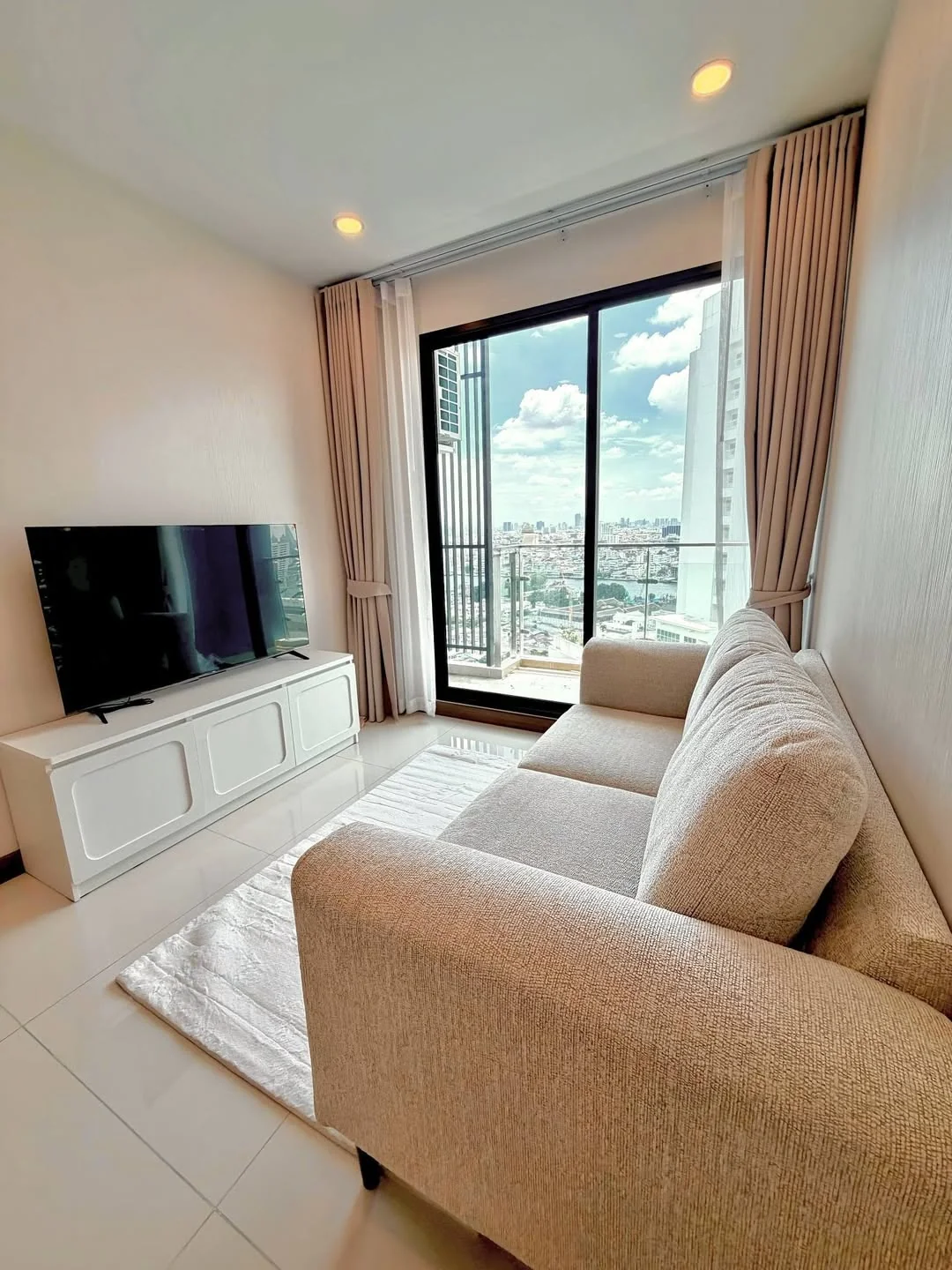 1 Bedroom condo in Supalai Premier Charoen Nakhon