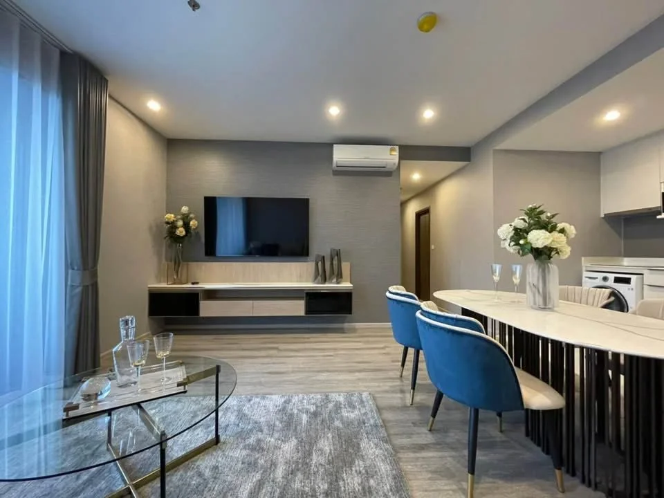 2 Bedroom condo in IDEO Mobi Sukhumvit 66