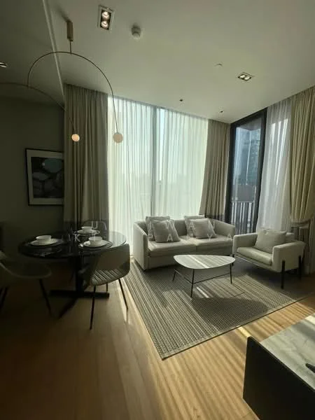 2 Bedroom condo in 28 Chidlom