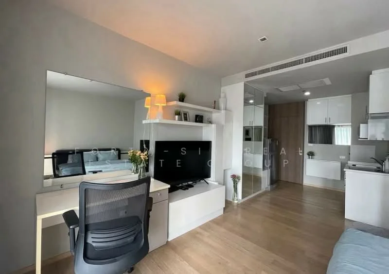 1 Bedroom condo in Noble Refine