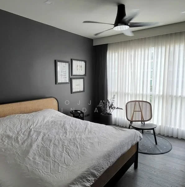 2 Bedroom condo in The Address Chidlom