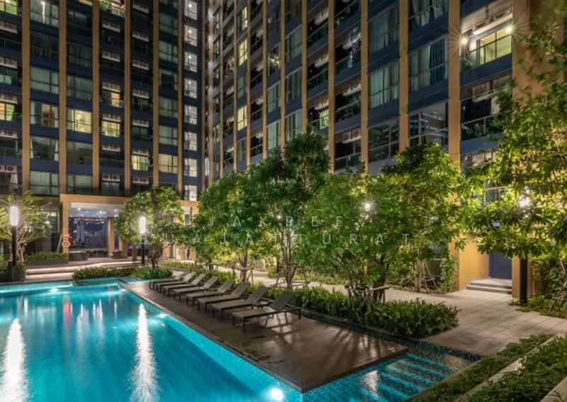 2 Bedroom condo in Lumpini Suite Phetchaburi-Makkasan