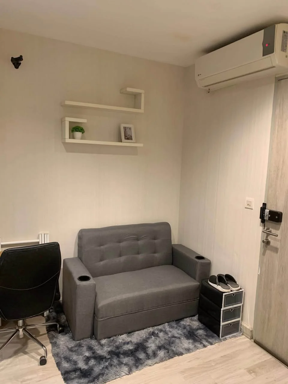 Studio condo in IDEO MOBI Rama 9