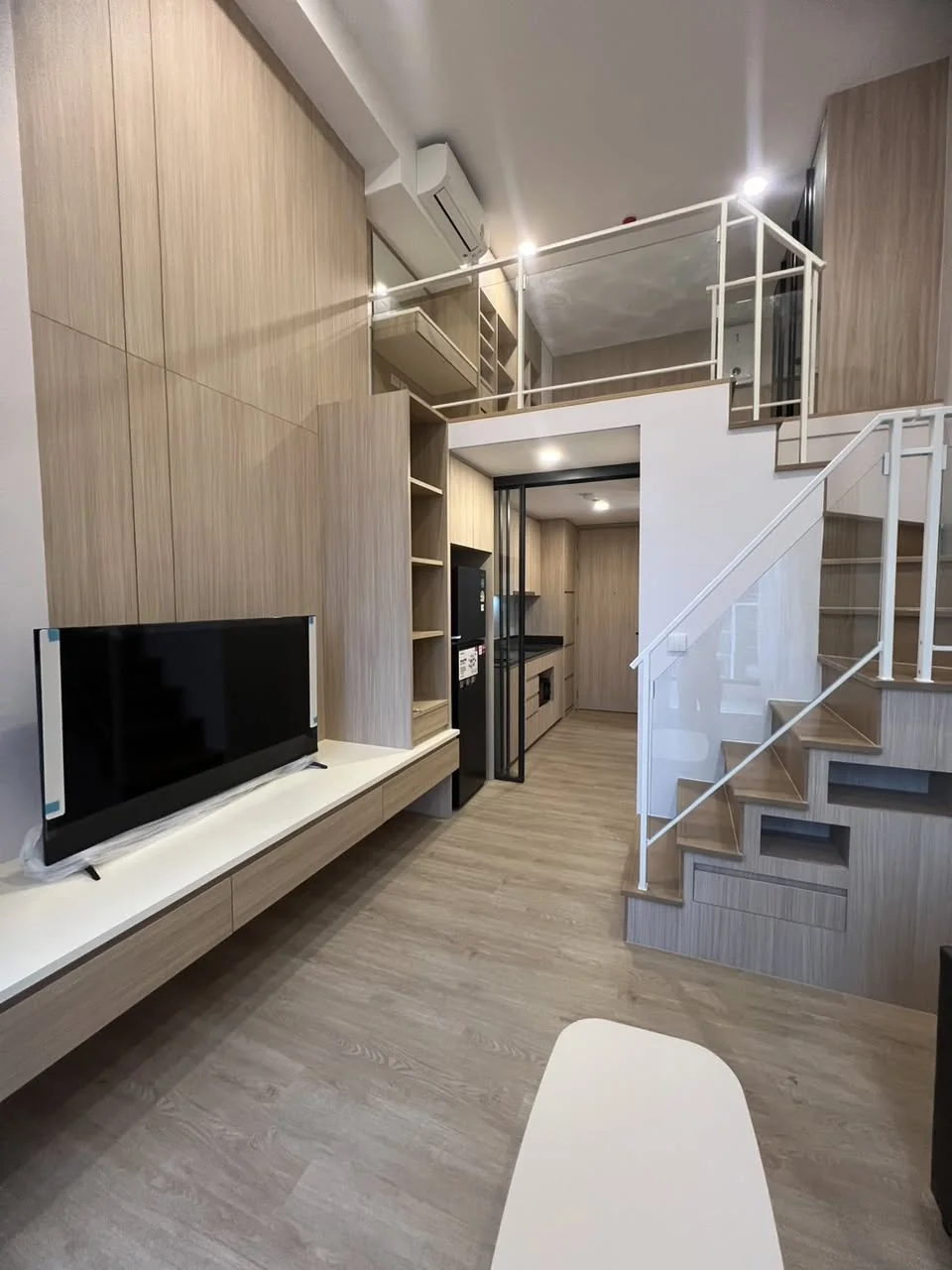 1 Bedroom condo in Landmark @MRTA Station