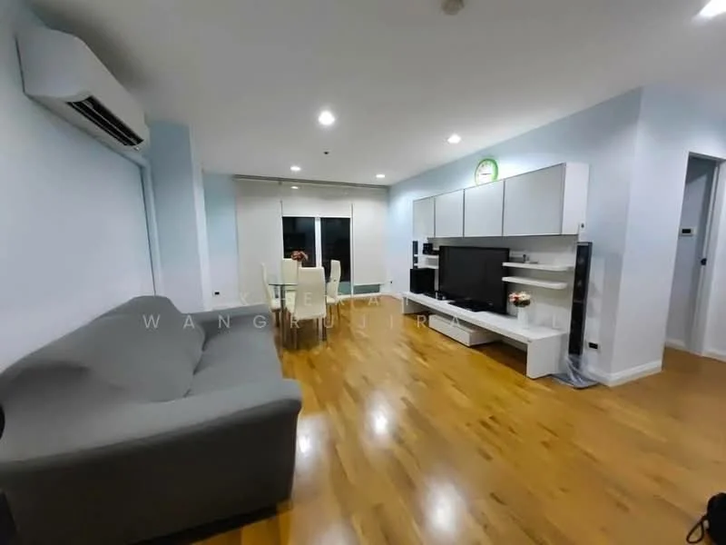 2 Bedroom condo in Pabhada Silom