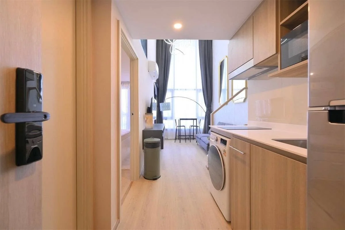 2 Bedroom condo in Life Rama 4-Asoke