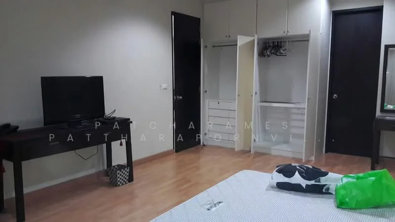2 Bedroom condo in Citi Smart Sukhumvit 18