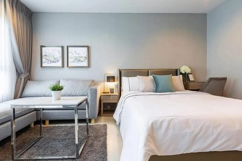 1 Bedroom condo in Life One Wireless
