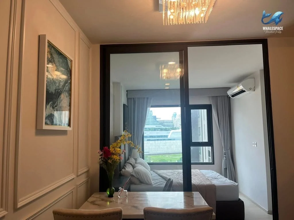 1 Bedroom condo in Life One Wireless