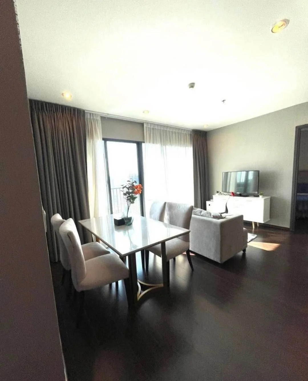 2 Bedroom condo in C Ekkamai