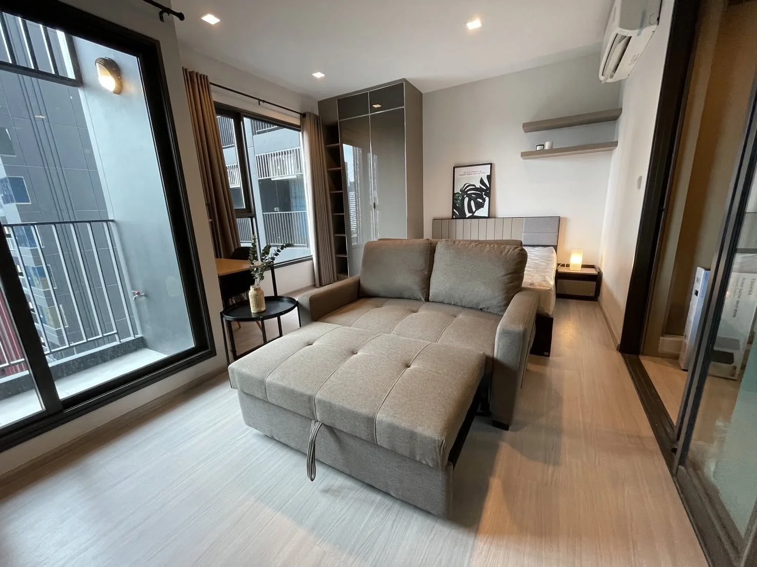 1 Bedroom condo in Life Asoke-Rama 9