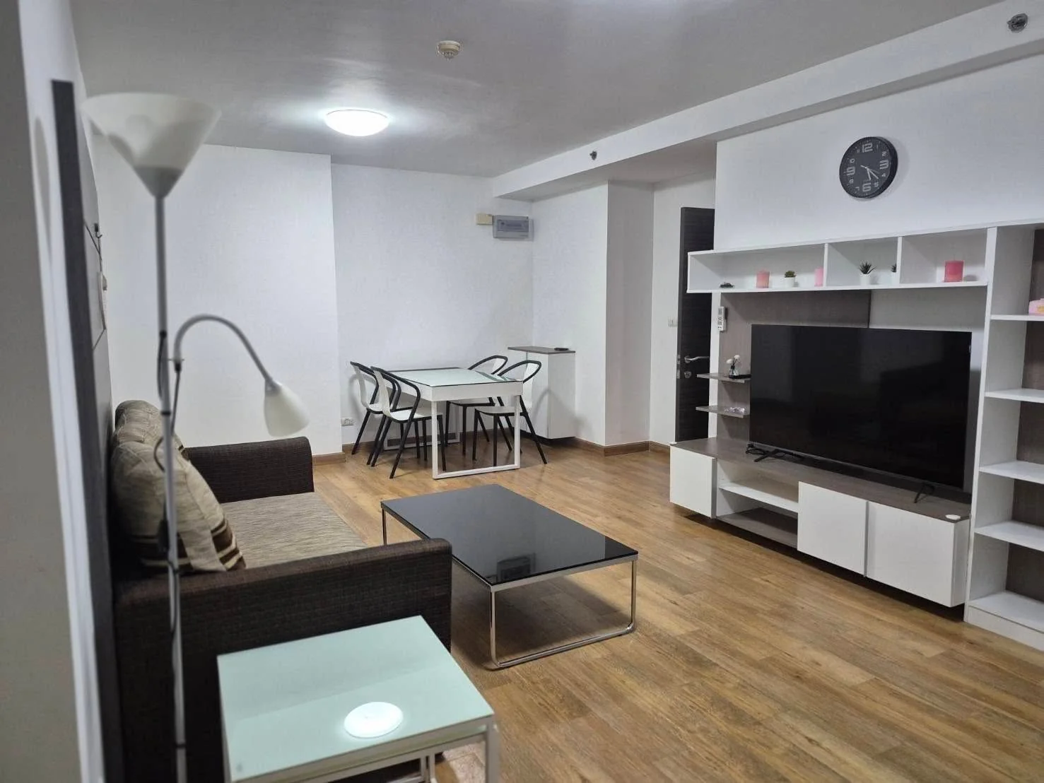 2 Bedroom condo in Supalai Park Ekkamai-Thonglor