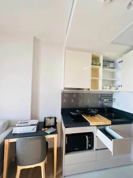 1 Bedroom condo in Oka Haus Sukhumvit 36
