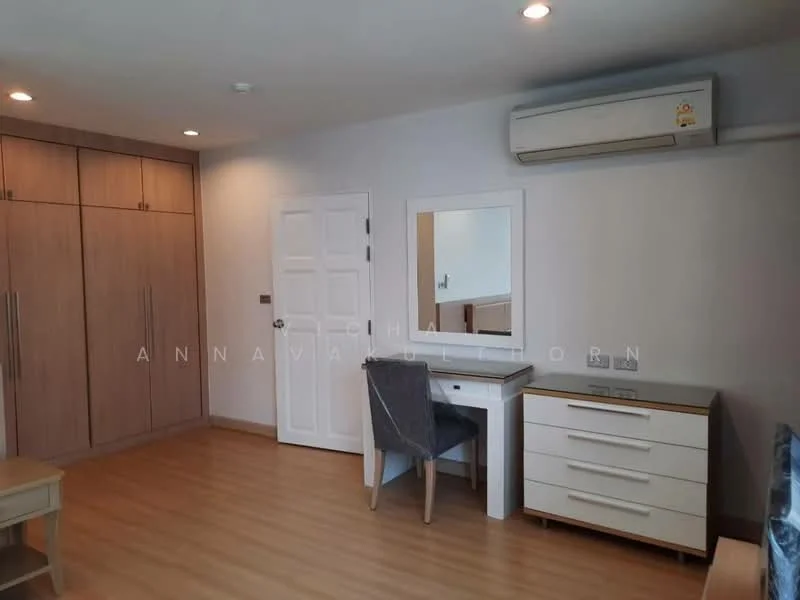 2 Bedroom condo in Prasanmitr Place