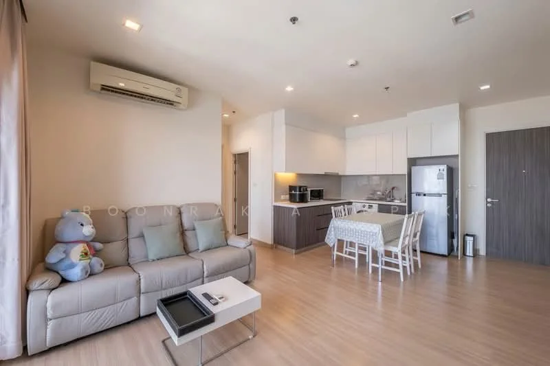 2 Bedroom condo in Urbano Absolute Sathon-Taksin