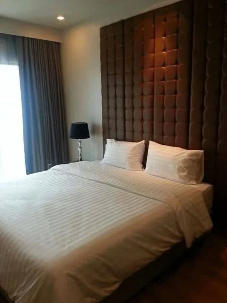 1 Bedroom condo in Noble Refine