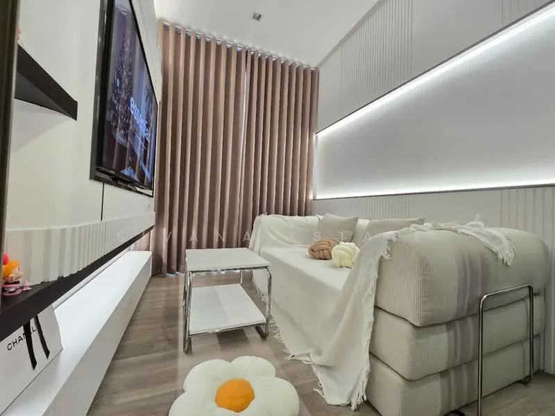 1 Bedroom condo in Rhythm Charoenkrung Pavillion