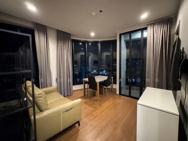 2 Bedroom condo in IDEO Q Victory