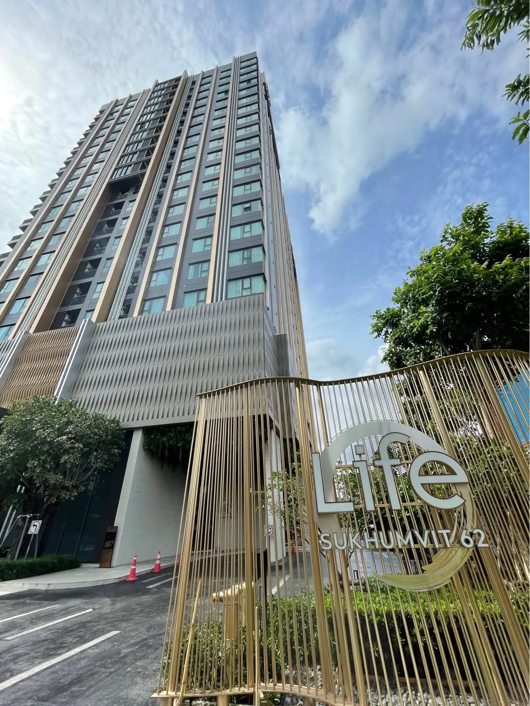 2 Bedroom condo in Life Sukhumvit 62