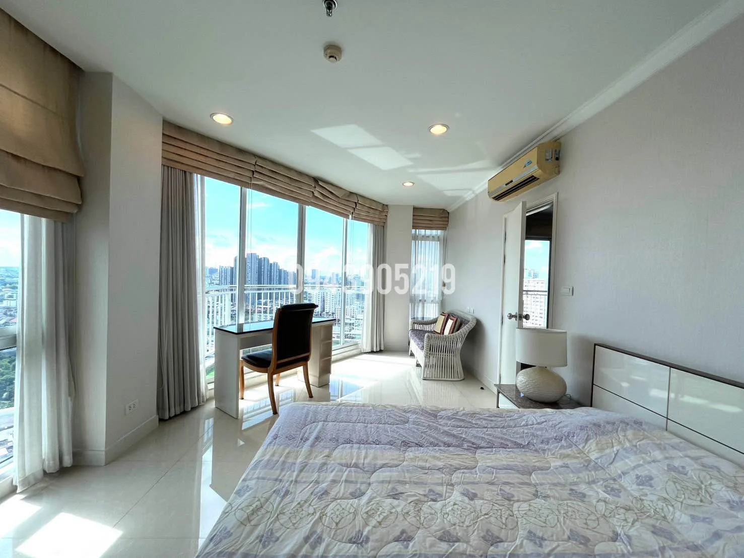2 Bedroom condo in Centric Scene Sukhumvit 64