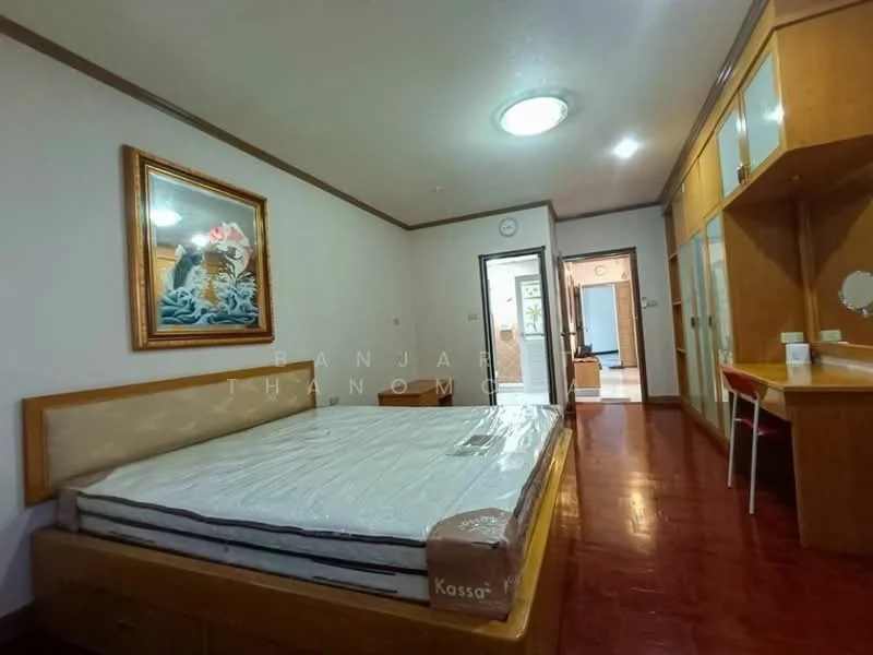 2 Bedroom condo in Country Complex Bangna