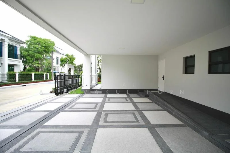 5 Bedroom condo in Setthasiri Bangna Km.10