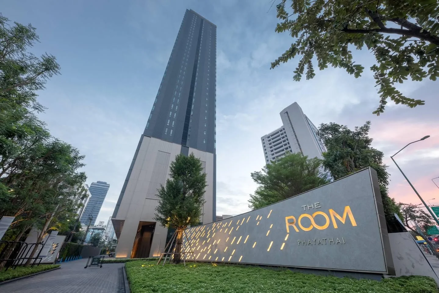 1 Bedroom condo in The Room Phaya Thai
