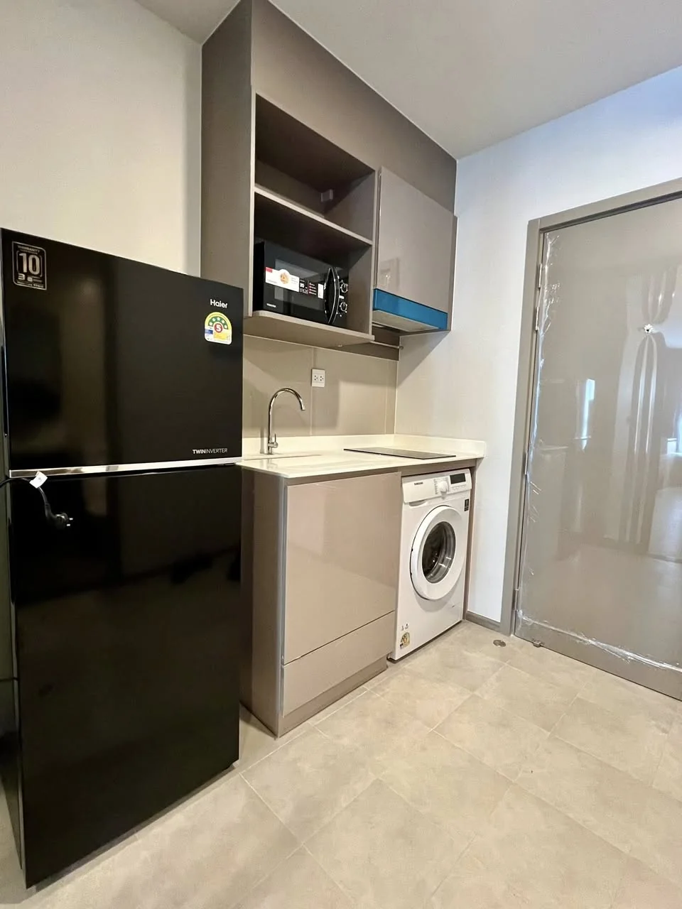 Studio condo in Aspire Sukhumvit-Rama 4