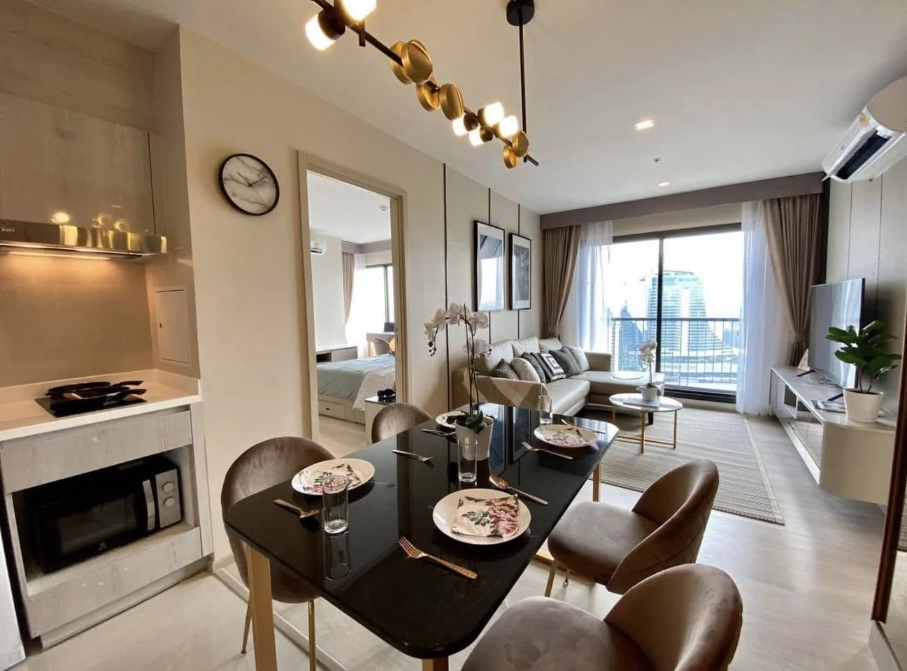 2 Bedroom condo in Life One Wireless