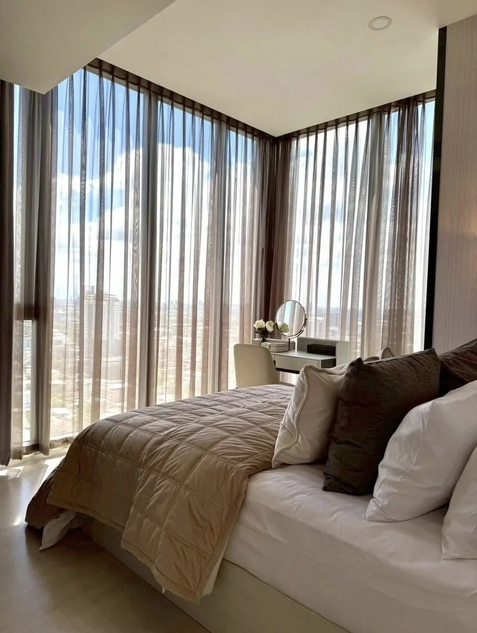 2 Bedroom condo in Mazarine Ratchayothin