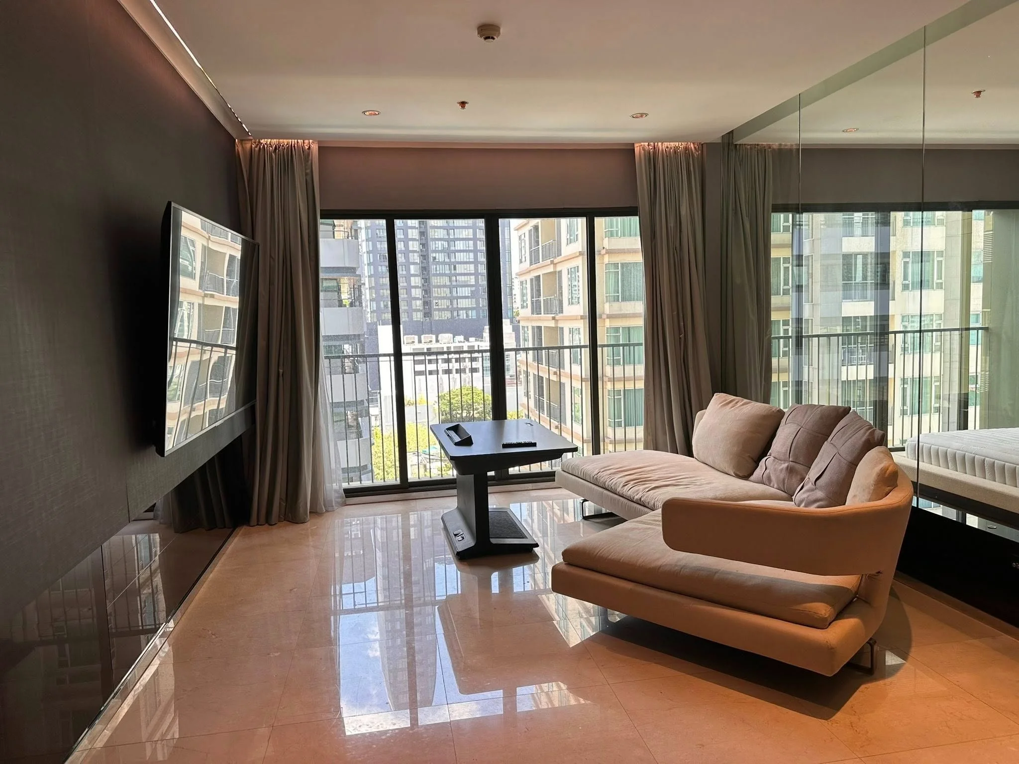 1 Bedroom condo in Noble Solo