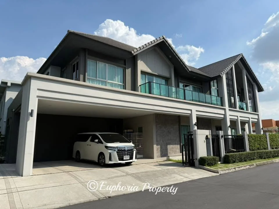 4 Bedroom condo in Bangkok Boulevard Chaengwattana 2