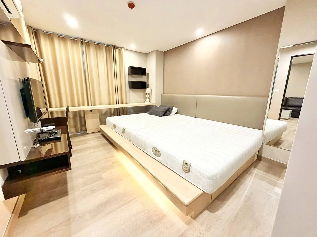 2 Bedroom condo in The Address Pathumwan