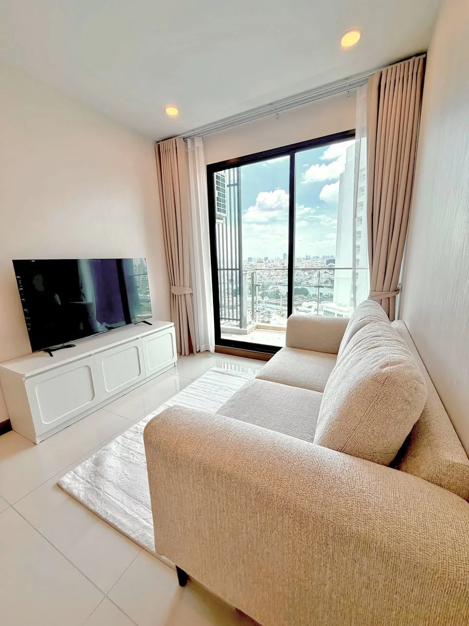 1 Bedroom condo in Supalai Premier Charoen Nakhon