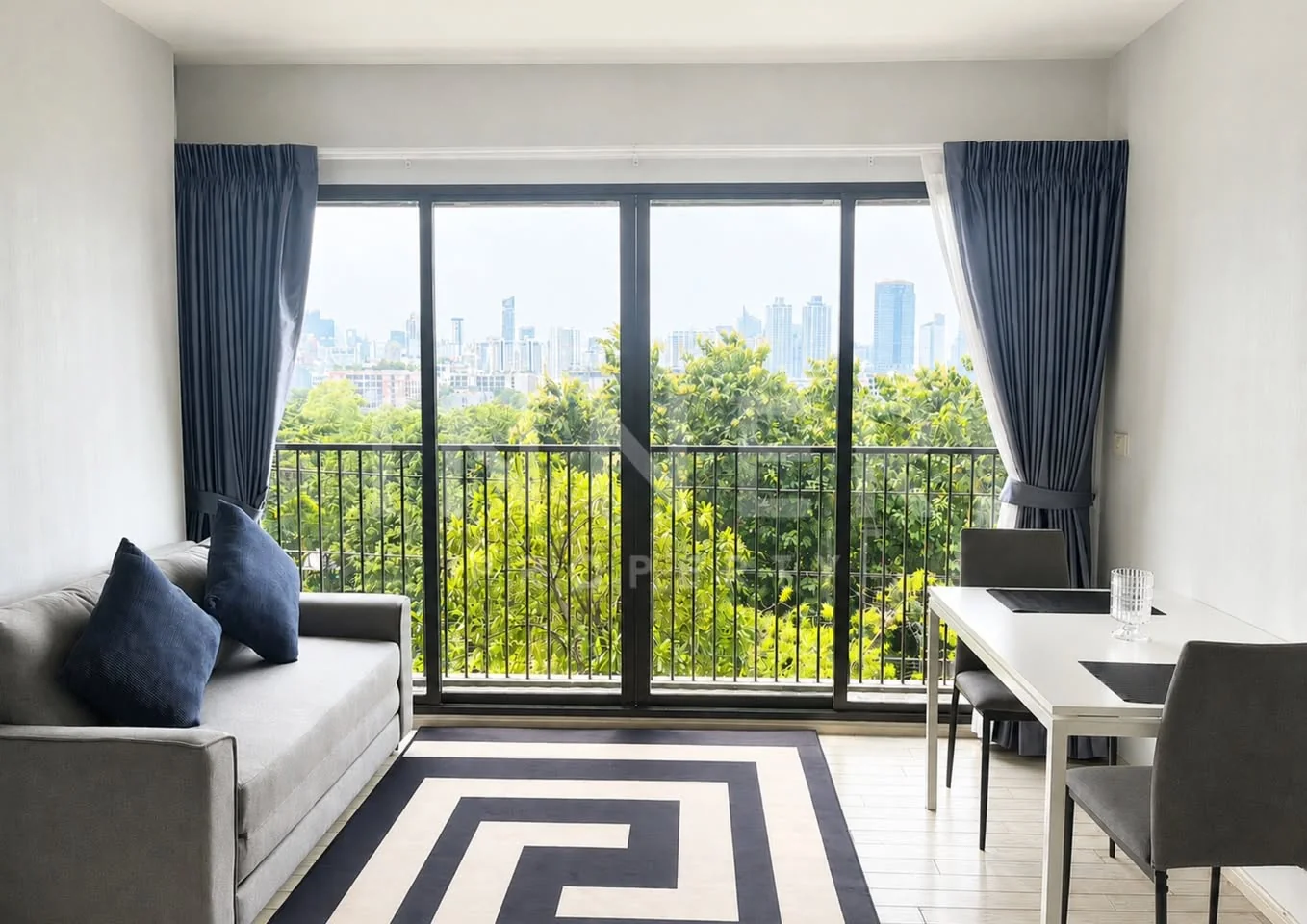 Studio condo in Noble Solo