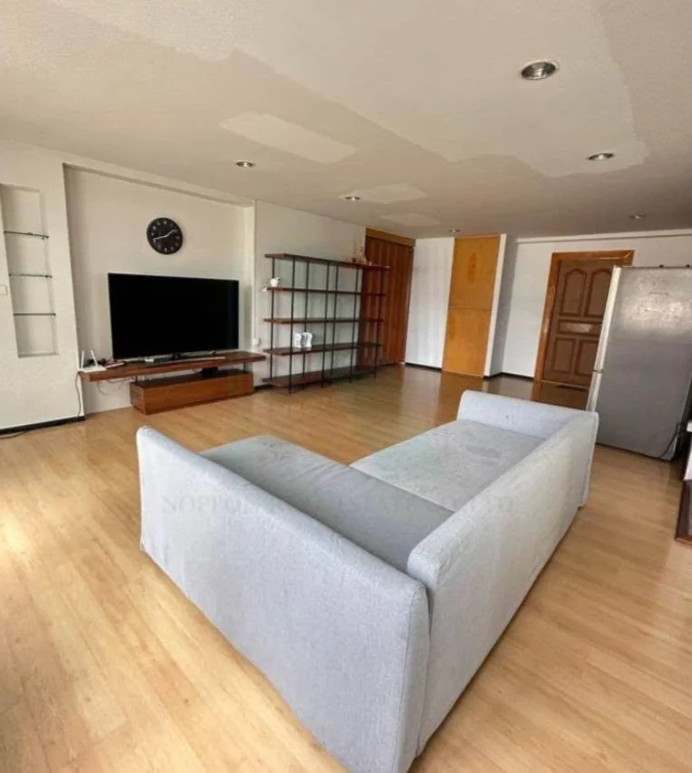 2 Bedroom condo in Saranjai Mansion