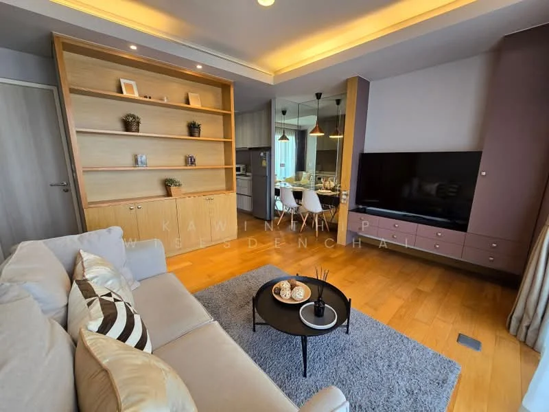 2 Bedroom condo in The Lumpini 24