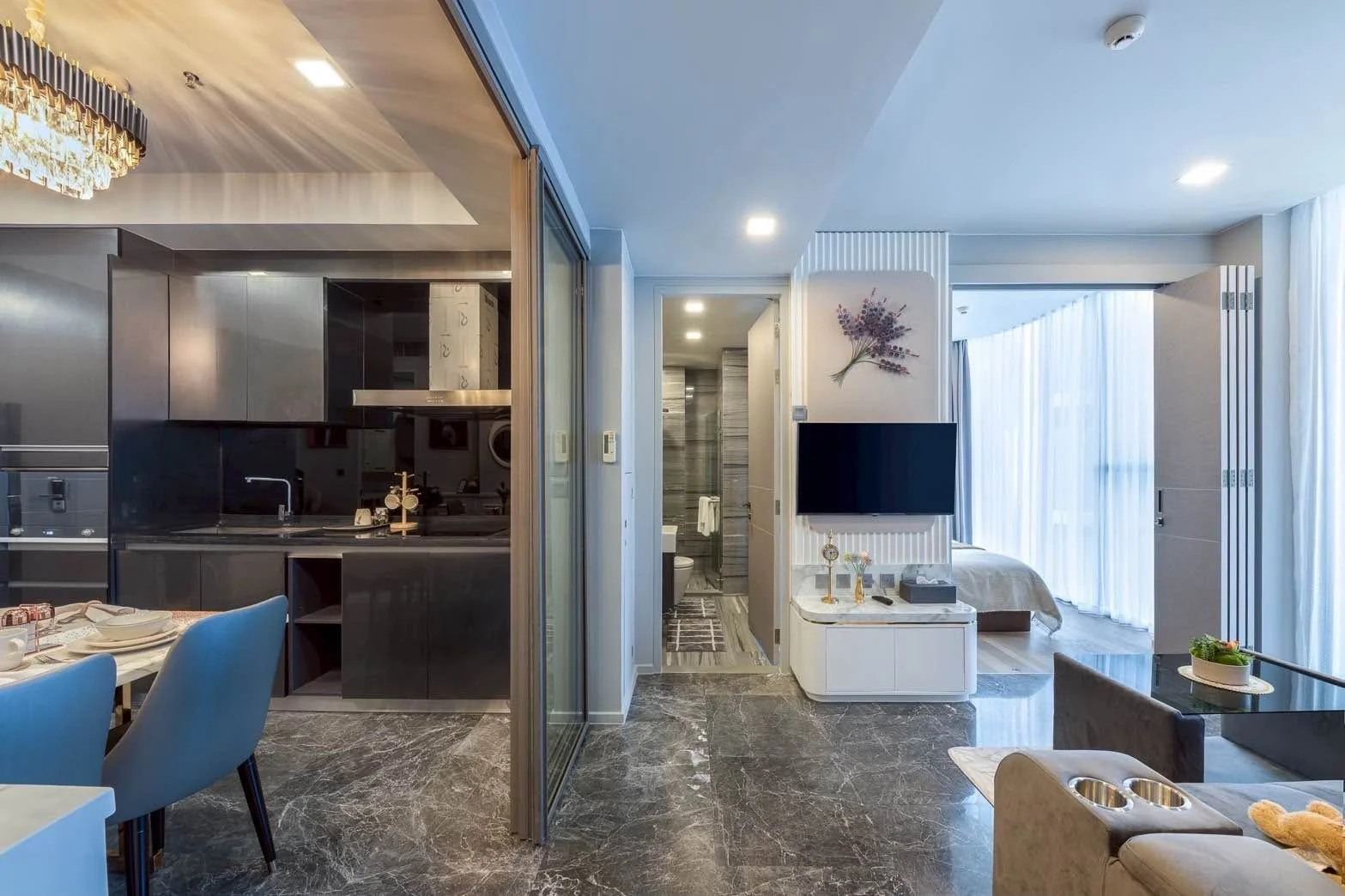 2 Bedroom condo in ASHTON Residence 41