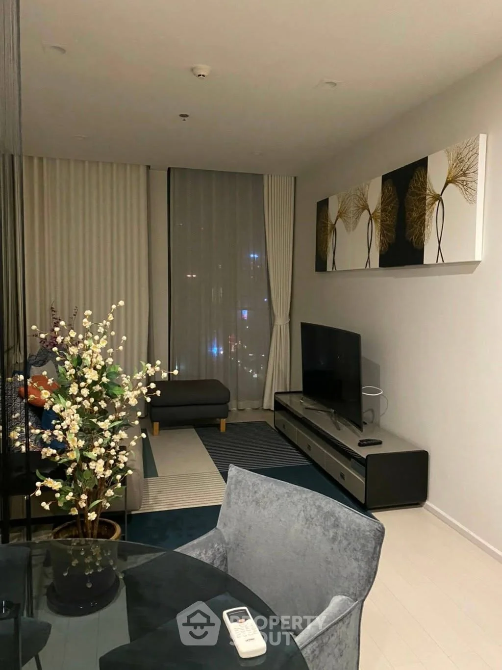 2 Bedroom condo in Noble Ploenchit