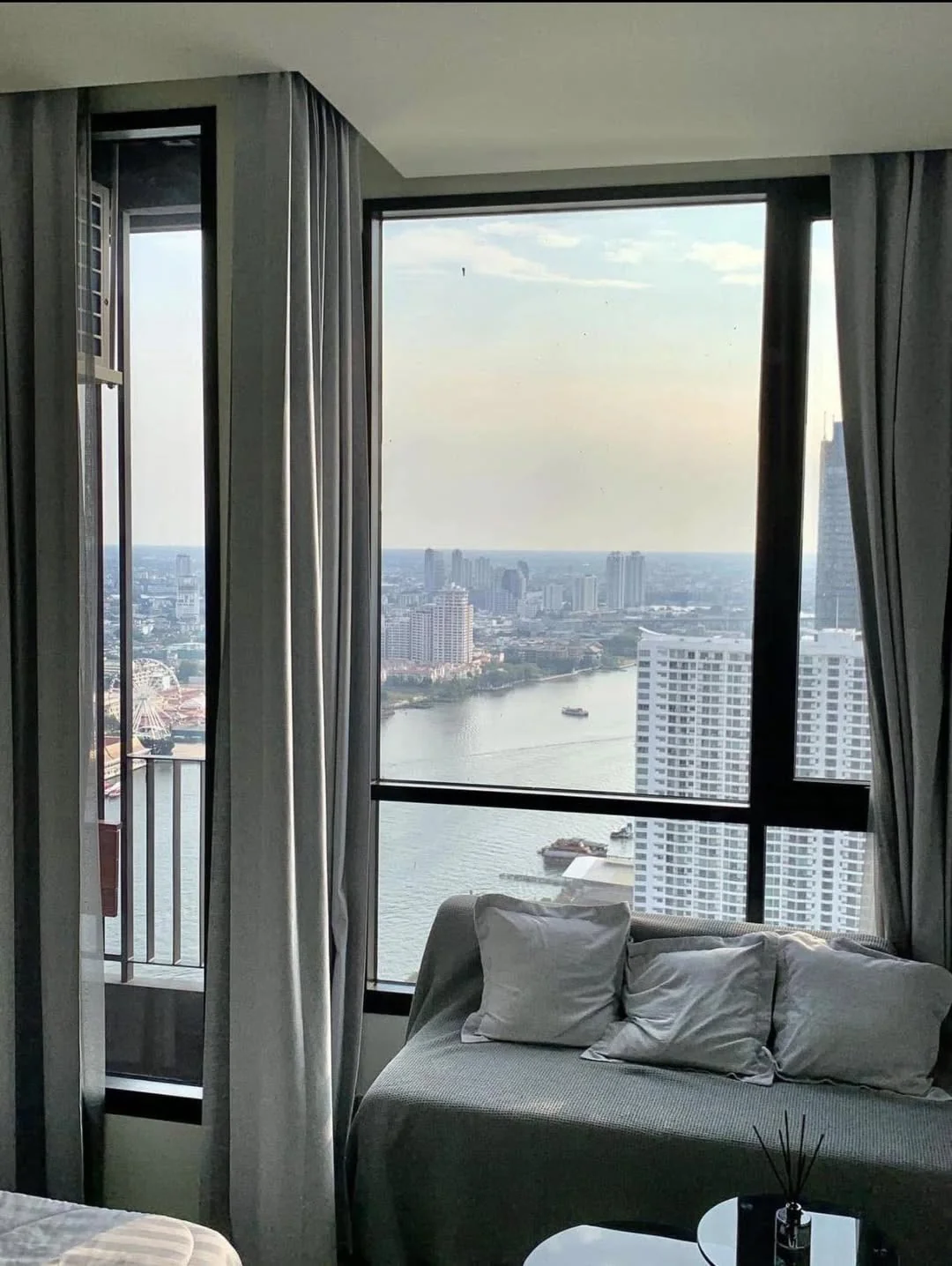 Studio condo in Chapter Charoennakhon–Riverside