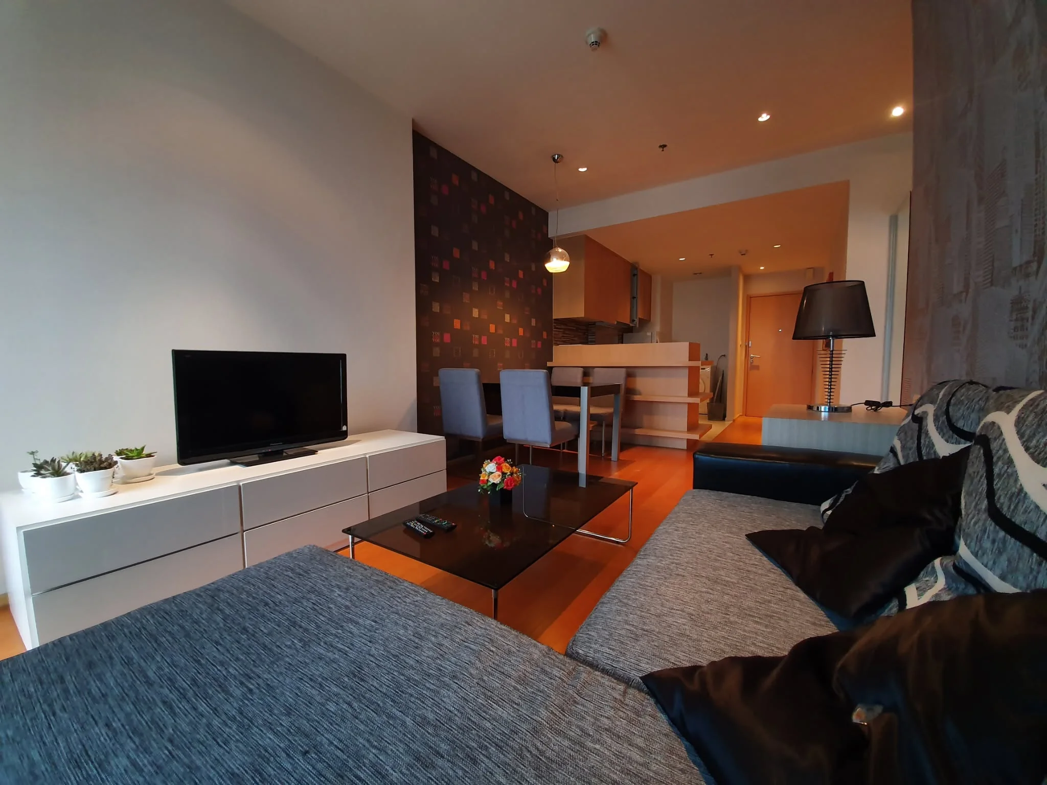1 Bedroom condo in Villa Ratchatewi