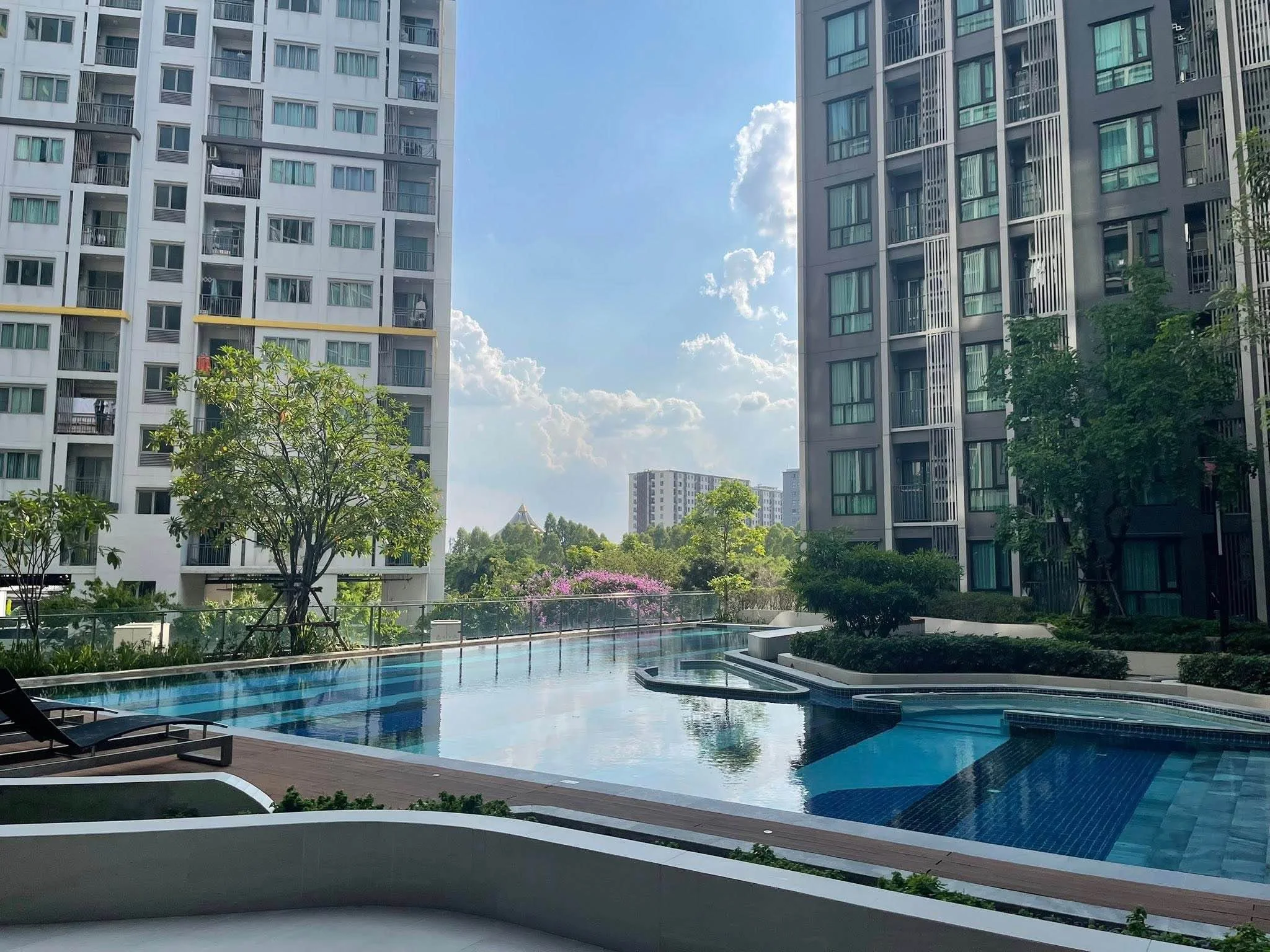 Studio condo in KnightsBridge Phaholyothin Interchange