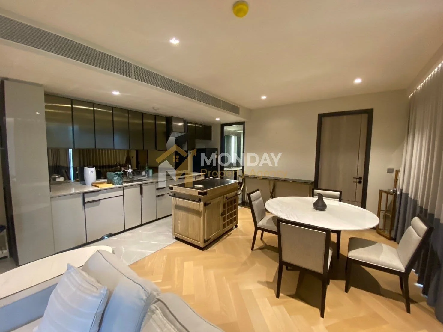 2 Bedroom condo in The Reserve Sukhumvit 61